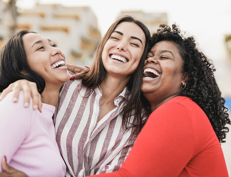 Sisterhood Social | Emilie Hrapkiewicz
